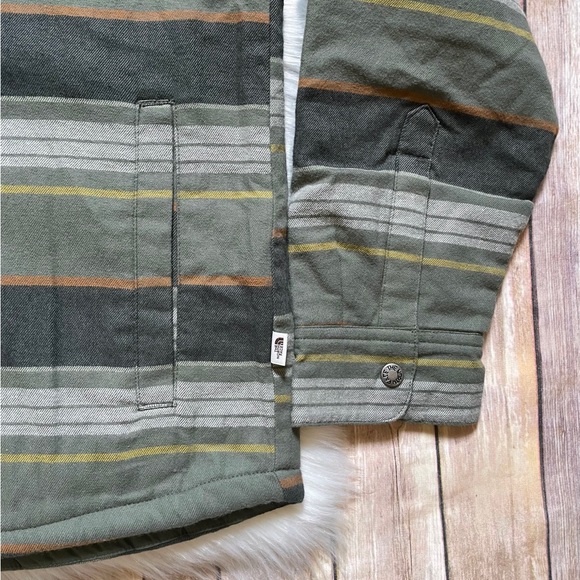 The North Face Men’s Hooded Campshire Shirt Jacket - Picture 3 of 9